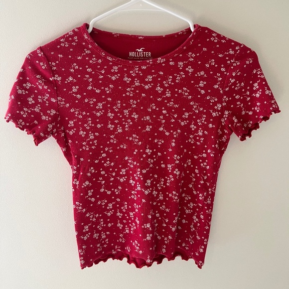 Hollister Tops - Hollister Red Floral Baby Tee Size S